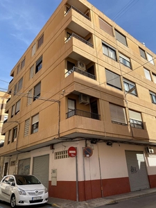 Alquiler de piso en calle Pintor Castell de 3 habitaciones con terraza y muebles
