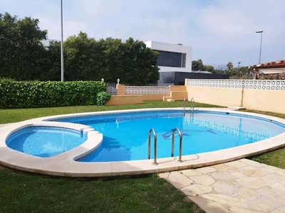 Alquiler vacaciones de casa con piscina y terraza en Heliópolis-Curva (Benicasim (Benicàssim))