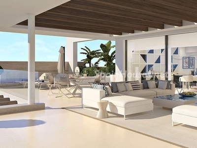 Apartamento ático en venta en Playa Bajadilla-Puertos, Marbella
