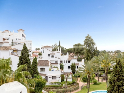 Apartamento en venta en Nueva Andalucía, Marbella