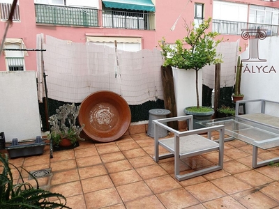 Ático en alquiler en San Gil de 3 habitaciones con terraza y aire acondicionado