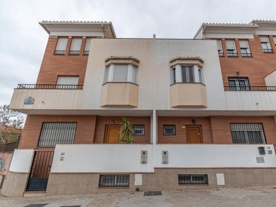 Casa adosada en venta en Cervantes, Granada