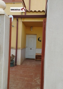 Casa adosada en venta en La Gineta