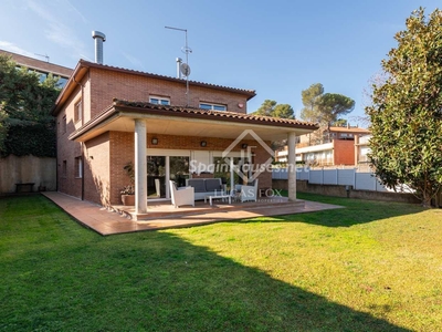 Casa en venta en Sant Cugat del Vallès