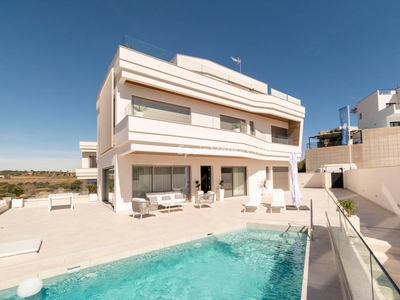 Casa independiente en venta en Campoamor, Orihuela