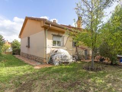 Casa unifamiliar avenida los jarales . Loranca de Tajuña, Loranca de Tajuña