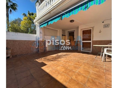 Chalet adosado en venta en Calle José Canalejas, cerca de Calle de la Fuente