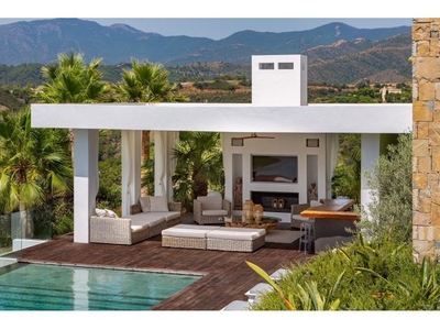 Exquisita villa contemporánea en primera línea de golf en Marbella Club Golf Resort
