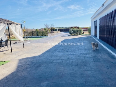 Villa independiente en venta en La Conarda-Montesano, Bétera