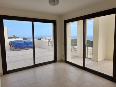 Piso ático en venta en Los Monteros, Marbella