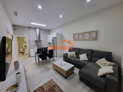 Piso en alquiler en Ciudad Jardín - Zoco de 2 habitaciones con muebles y calefacción