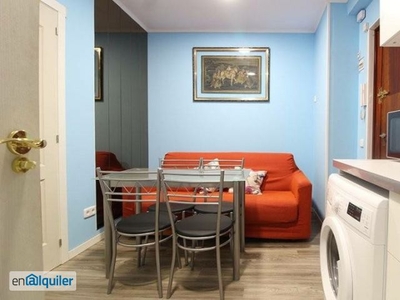 Soleado apartamento de 2 dormitorios con aire acondicionado en alquiler en Argüelles