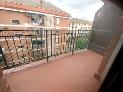 Venta de piso con terraza en Torrijos