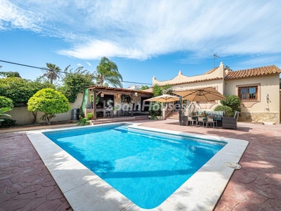 Villa en venta en Bello Horizonte-Lindasol, Marbella