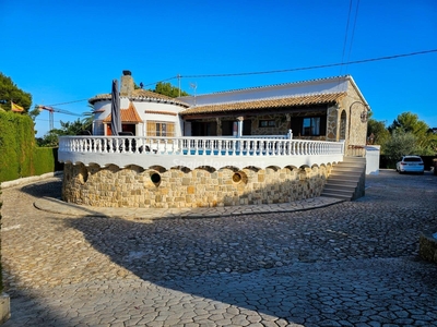 Villa en venta en El Montgó, Dénia