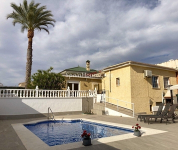 Villa independiente en venta en Los Balcones - Los Altos del Edén, Torrevieja