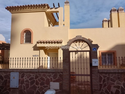 Villa pareada en venta en Marbella