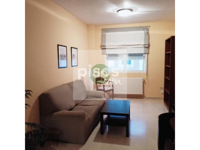 Apartamento en alquiler en Junto A Iglesia de Santo Domingo, Av Colón y Castelar