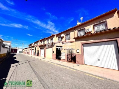 Casa adosada en venta en Calle de Villafranca de Gaytán