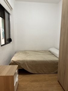 habitacion cama doble y 150€ deposito