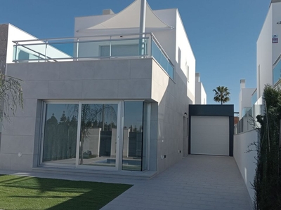 Los Alcazares villa en venta