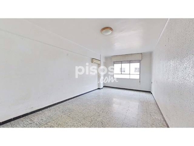 Piso en venta en Calle de los Hermanos Villafañe, 31