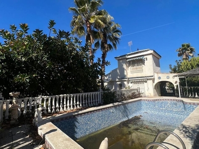 Torrevieja villa en venta