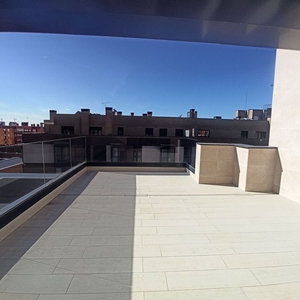 Alquiler de ático en Almenara de 2 habitaciones con terraza y piscina