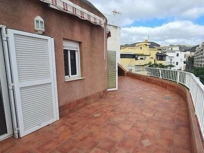 Alquiler de ático en La Salud - Perú - Buenavista de 2 habitaciones con terraza y garaje