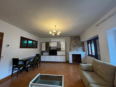 Alquiler de piso en Arenas de San Pedro de 4 habitaciones con terraza y muebles