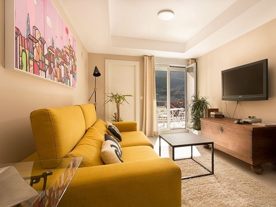 Alquiler de piso en calle Hermanas Quiros de 2 habitaciones con terraza y muebles