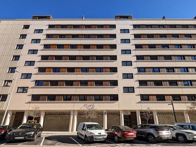 Alquiler de piso en calle María Lacunza de 3 habitaciones con terraza y garaje