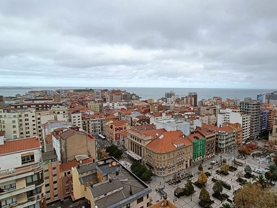 Alquiler de piso en Centro - Gijón de 6 habitaciones con terraza y muebles