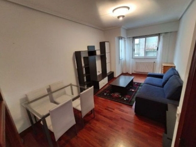 Alquiler de piso en Centro - Ourense de 1 habitación con muebles y calefacción