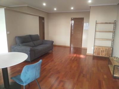 Alquiler de piso en Centro - Ourense de 2 habitaciones con garaje y muebles