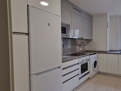 Alquiler de piso en Centro - Palencia de 4 habitaciones con garaje y calefacción