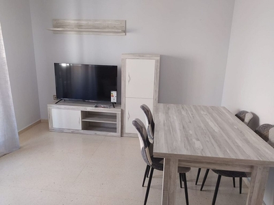 Alquiler de piso en Centro - Puertollano de 2 habitaciones con muebles y balcón