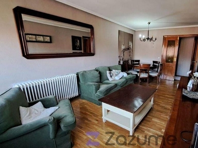 Alquiler de piso en Eduardo Saavedra - Eloy Sanz Villa de 4 habitaciones con terraza y garaje