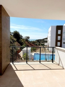 Alquiler de piso en El Candado - El Palo de 2 habitaciones con terraza y piscina