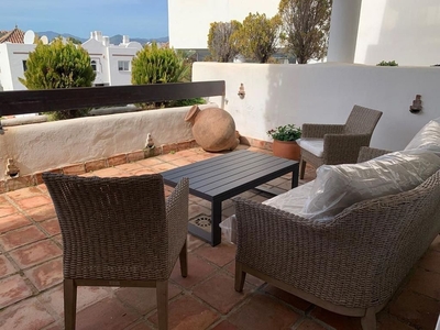 Alquiler de piso en Los Naranjos - Las Brisas de 2 habitaciones con terraza y piscina