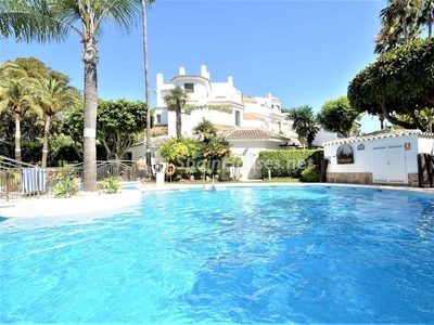 Apartamento bajo en venta en Elviria-Cabopino, Marbella