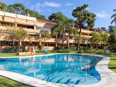 Apartamento en venta en Elviria, Marbella