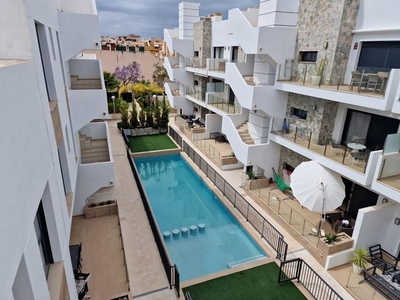 Ático en alquiler en avenida Escandinavia de 2 habitaciones con terraza y piscina