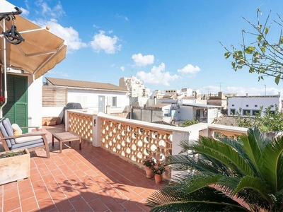 Ático en alquiler en calle De Calafat de 2 habitaciones con terraza y muebles