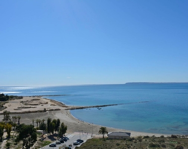 Ático en venta en Cabo de las Huertas de 4 habitaciones con terraza y piscina