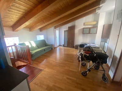 Ático en venta en Príncep de Viana - Clot -Xalets Humbert Torres de 3 habitaciones con terraza y aire acondicionado