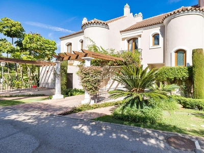 Casa adosada en venta en Centro, Estepona