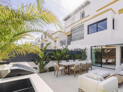 Casa adosada en venta en Nagüeles-Milla de Oro, Marbella