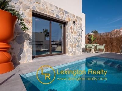 Casa adosada en venta en Villamartín-Las Filipinas, Orihuela