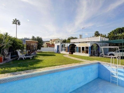 Casa en venta en Las Lomas, Estepona